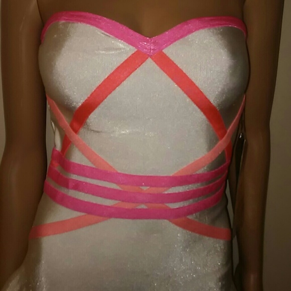 Beautiful Strapless White Dress with Colorful - Picture 2 of 8